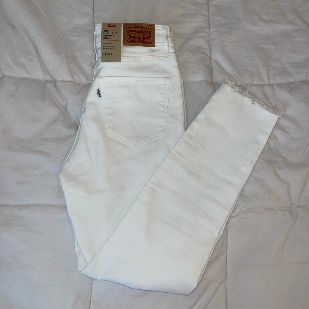 Levi’s 721 High-Rise Skinny Jeans